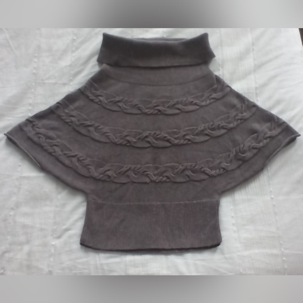 EUC Anne Klein Women's Dark Gray Turtleneck Short Sleeve Shall Sweater, Size L